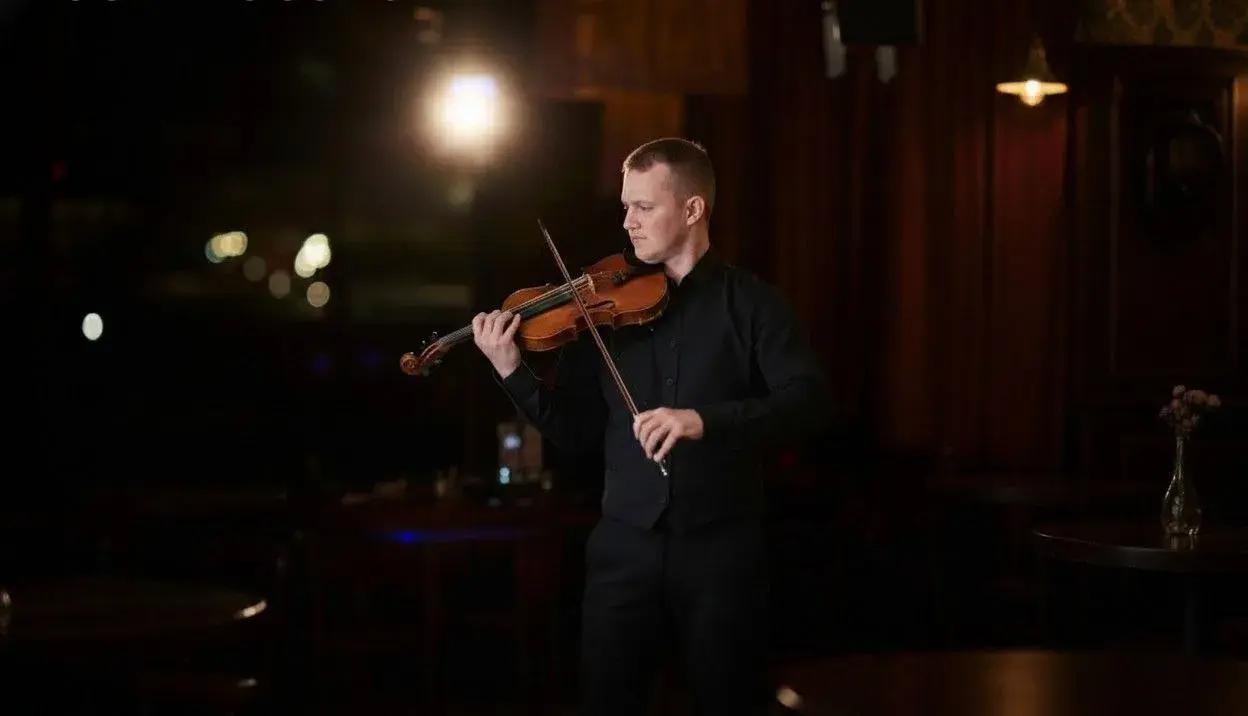 Концерт при свечах в Екатеринбурге: музыка и живопись