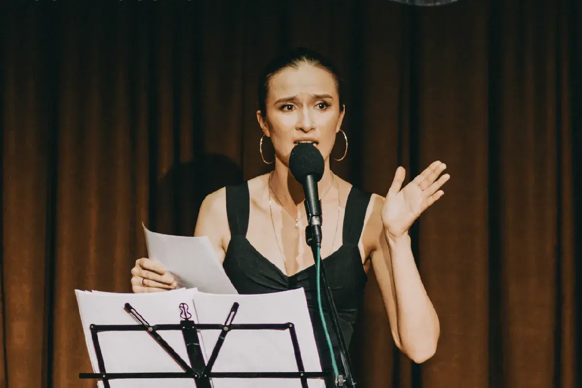 Билеты на поэтический вечер Эвилины Ризеповой в Тюмени