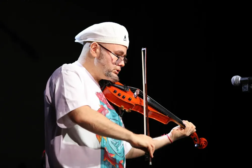 Феликс Лахути и Old Macau Band – джаз-фьюжн в Смоленске