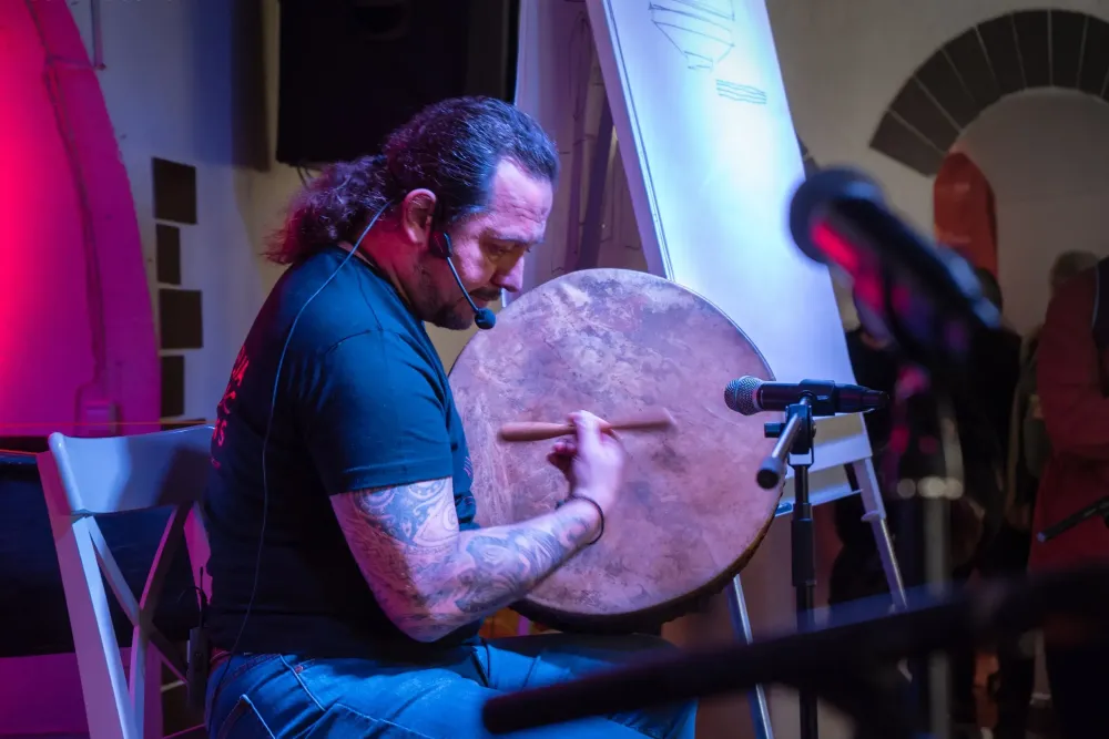 Этническая музыка в Перми – концерт Проще простого