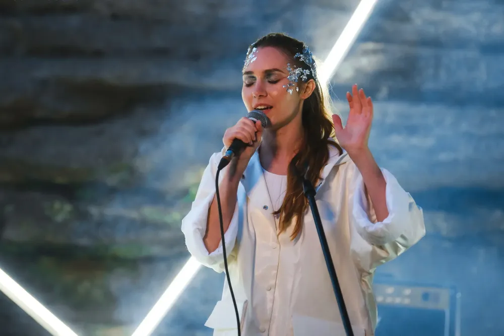 Билеты на Рождество: песни, гад