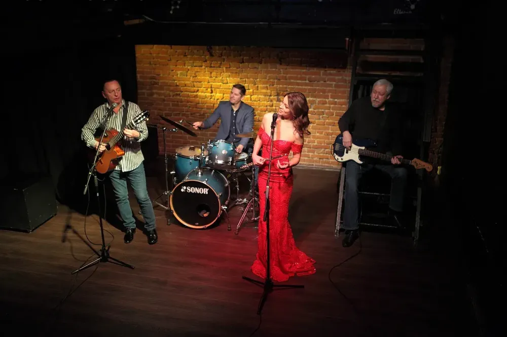 Концерт 2+1 в Новосибирске – свинг и босса-нова