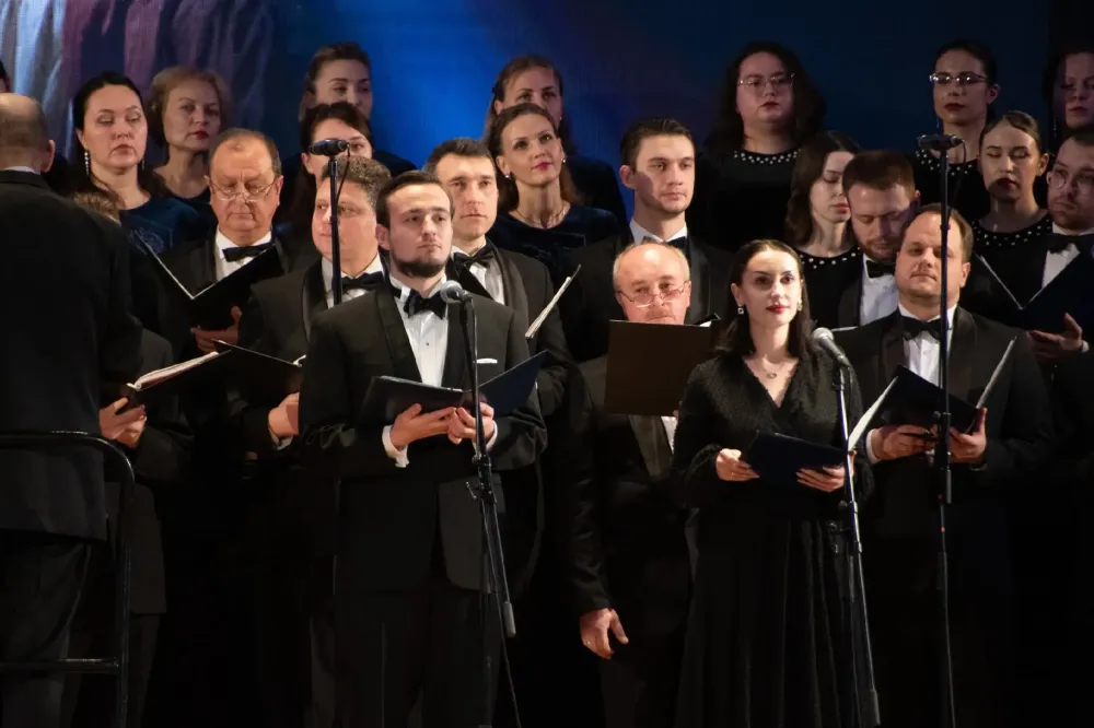 Новогодний хор в Саратове – классика и х...