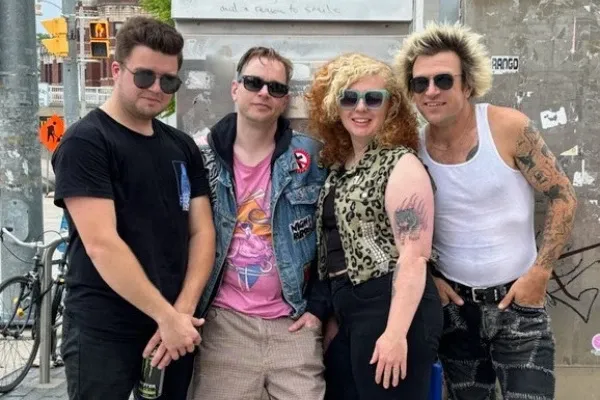 Dangersex выпустили видео "get you out"