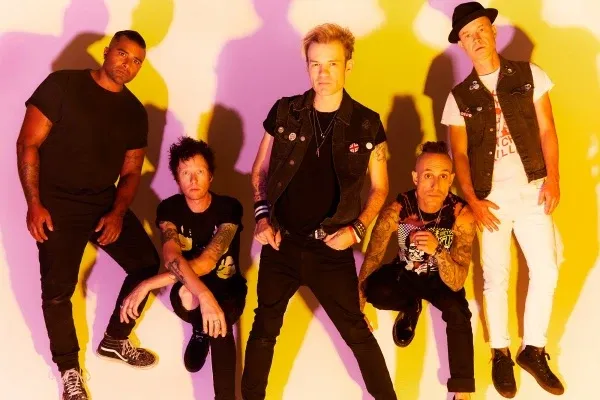 Фрэнк Зуммо из Sum 41 говорит о своем новом документальном фильме и конце группы