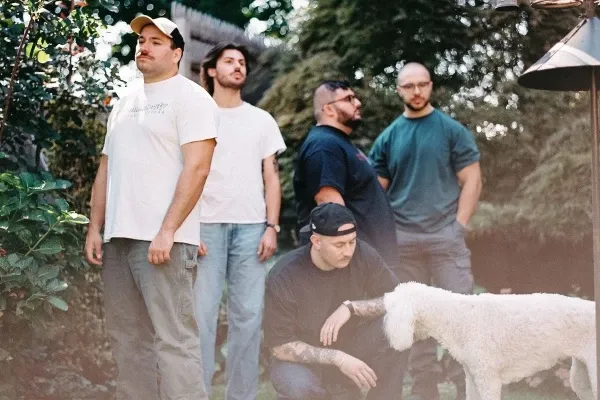 Koyo выпустит новый EP и поделится видео “Ten Digits Away (Deluxe)”