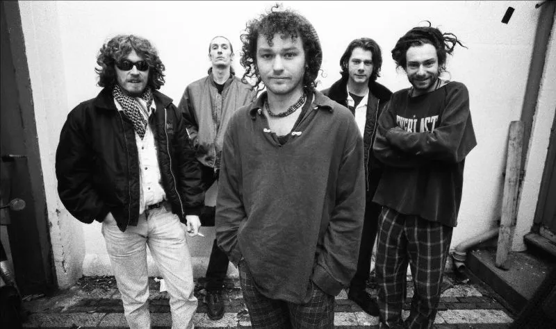 Levellers анонсируют ремиксованную версию альбома «Zeitgeist» к 30-летию выхода на первое место в чартах