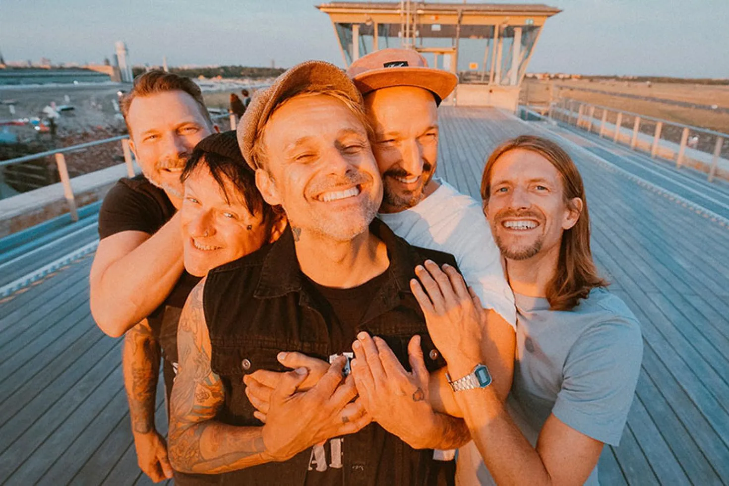 Немецкие панк-legends DONOTS выпустили новый сингл 'Allein zu allein'; объявили о акустическом туре