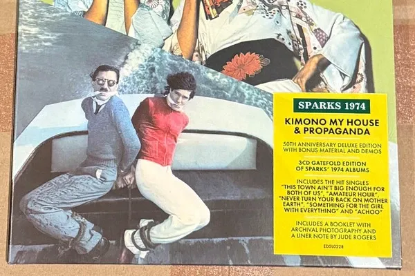 Sparks выпустили 'Kimono My House' и 'Propaganda' в формате 3xCD
