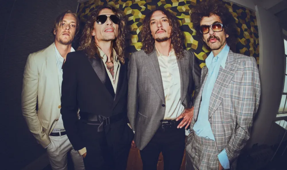The Darkness выпустили новый сингл "Rock And Roll Party Cowboy" и анонсировали альбом "Dreams On Toast" и тур.