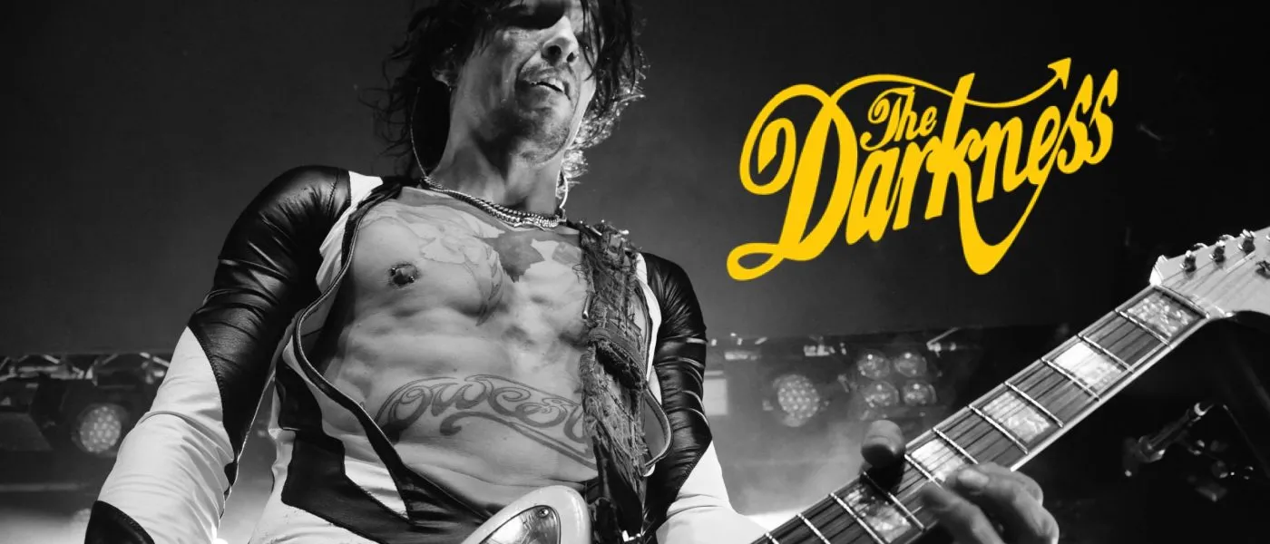 «Я ненавижу себя»: группа The Darkness выпускает гимн глэм-рока из предстоящего альбома Dreams On Toast